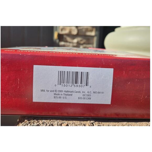 2001 Hallmark Keepsake Ornament Collector Club "Lettera, Globus, & Mrs. Claus" - Picture 8 of 10